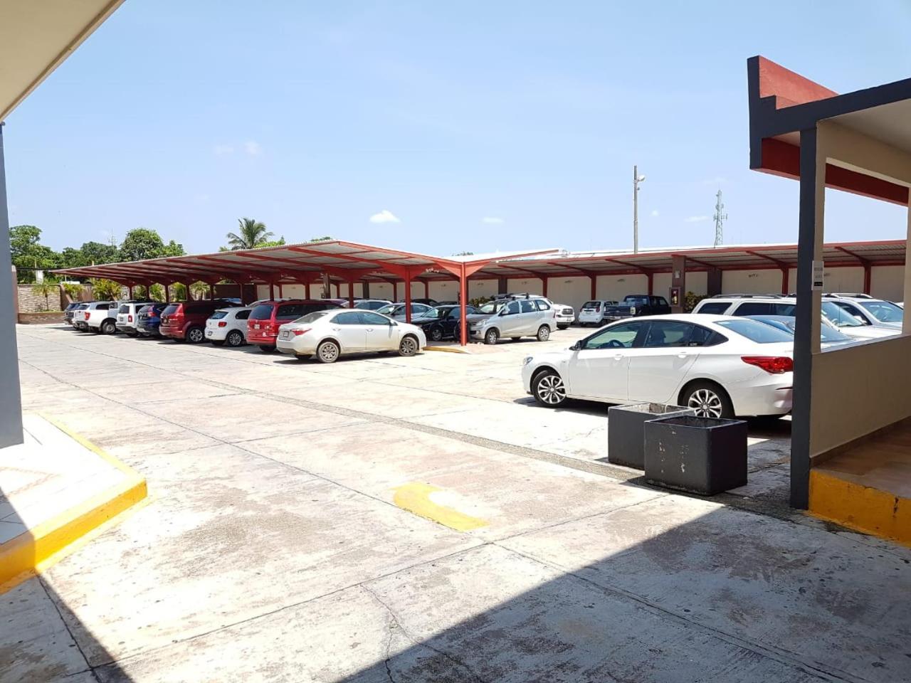 Hotel Madrid Minatitlán מראה חיצוני תמונה